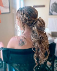 Bridesmaid Hair Updo Braid Ponytail, Homecoming Hairstyles Ponytail Simple, Cute Prom Ponytail Hairstyles, Boho High Ponytail Wedding, Western Hair Styles For Wedding, Updos For Long Hair Wedding Bridesmaid, Western Wedding Hairstyles For Long Hair, Bridal Hair Ponytail With Braid