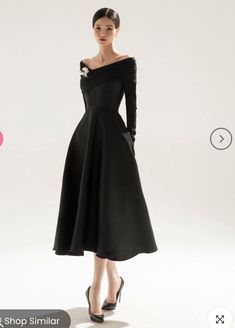 Classic Black Dress Vintage, Black Royal Dress, Classy Dresses Elegant Formal, Style Classe, Vietnamese Fashion, Dress Minimalist, Looks Pinterest