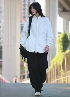 Yn Boyish Pictures, Chinese Tomboy Outfits, Tomboy Korean Girl, Boyish Girl Outfits, Asian Tomboy Fashion, Boyish Outfit, Casual Tomboy Outfits, Asian Tomboy, Tomboyish Outfits