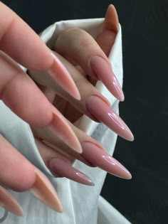 Long Sharp Almond Nails, Curved Pointy Nails, Long Stilleto Nails Design Fall, Hyper Realistic Nails, Matted Nails, Stilleto Nails Designs, Edge Nails, Pearl Nails, Ballerina Nails