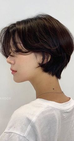 K Pop Haircut, Short Korean Haircut, Korean Haircut Short, Pixie Hairstyle Women, Fesyen Rambut Pendek, Korean Short Haircut, Bixie Haircut, Tomboy Haircut, Korean Haircut