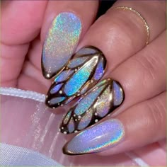 Silver Unicorn Nails, Blue Glitter Summer Nails, Really Cool Nails, Cateye Christmas Nail Designs, Rainbow Cateye Nailart, Cat Eye Nails Inspiration, Multicolor Cat Eye Nails, Nail Art Nail Polish, Colorful Cat Eye Nails