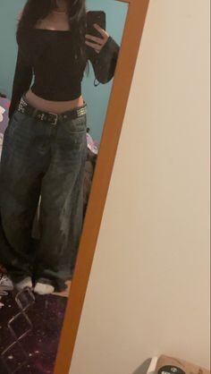 Black Hair Mirror Selfie, Studded Belt Outfit, Blue Baggy Pants, Hair Mirror Selfie, Baggy Pants Outfit, Hair Mirror, Baggy Outfit Ideas, Baggy Clothes