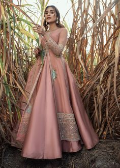 Dusty Pink Indian Outfit, Organza Long Frocks, Dusty Pink Lehenga, Mastani Dress, Long Frock Models, Pink Organza Dress, Front Open Gown, Silk Lehngas, Lehenga Saree Design