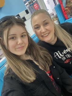 A MUM claims her teenage daughter was left with such ‘painful’ blisters after using a face cleanser from Home Bargains that she was unable to drink water or go to school. Leah Nelson says her daughter Brooke was ”excited” to use the Bubble T Watermelon face cleanser for the first time that she’d bought her. […]