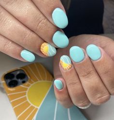 Spring nails spring nail art flower nails floral print pastel flowers nail inspo nail inspiration diy nails nail art trend nail trends French tip spring Summer Break Nails, Nail Trends French Tip, Mani Designs, Nail Art Flower, Sun Nails, Nail Bling, Nails Floral, Nail Paints, Wave Nails