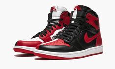 In 2018 Jordan Brand combined two of the most iconic Air Jordan 1 colorways of all time into one special shoe. The limited edition Air Jordan 1 "Homage to Home" is split down the middle, with the "Chicago" colorway on the medial side and the "Bred" colorway on the lateral side. This truly unique sneaker celebrates the city of Chicago where Michael Jordan became a legend. A numbered edition of the Air Jordan 1 "Homage to Home" released exclusively in Chicago. This sneaker is part of the non-numbe Air Jordan 1 Mid Black, Black Siren, Nike X Travis Scott, Converse Run Star, Unique Sneakers, Jordan Sneakers, Nike Dunk High, Air Jordan 1 Retro High Og, Air Jordan 1 Retro High