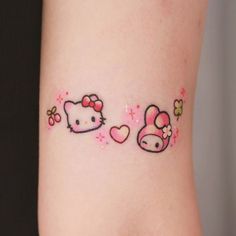 Simple Hello Kitty Tattoo, Cute Kawaii Tattoos, Matching Tattoos Hello Kitty, Matching Sanrio Tattoos, Cute Pink Tattoos, My Melody Tattoo Ideas, Kuromi My Melody Tattoo, Cute Knee Tattoo, Hello Kitty Matching Tattoos