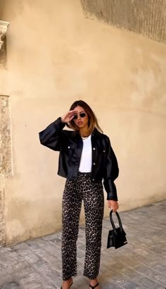 Leopard Jeans Outfit Summer, Zara Going Out Outfit, Fun Trousers Outfit, Leopard Print Summer Outfit, How To Wear Leopard Print Pants, Saturday Day Drinking Outfit, Spring Jackets 2024, Outfit With Leopard Pants, Leopard Pants Outfit Fall