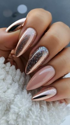 Unleash Your Creativity with 15 DIY Winter Nail Designs - TecArticles Diy Nail Ideas, Nail Designs Ideas, Stunning Nail Designs, Diy Winter, Cute Autumn, Rose Gold Nails, 15 Diy, Winter Nail Designs, I Love Nails