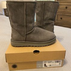 Worn Twice These Ugg’s Are Like New! Minimal Wear. No Stains. Toddler Destroyed The Box So Unfortunately No Box Included. Style Number 1016223 Size 7 Shoes Ugg, Womens Uggs, Winter Rain, Ugg Shoes, The Box, Rain Boots, Like New, Size 7, Women Shoes