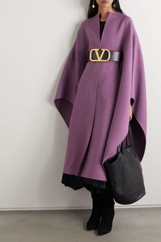 Mode Mantel, Wool Cape, Cape Coat, Abayas Fashion, Looks Chic, 가을 패션, Winter Fashion Outfits, Look Chic