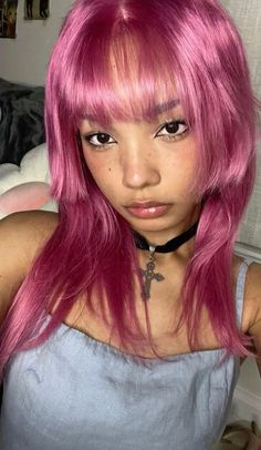 Pink Hair For Brown Skin, Plum Pink Hair, Pastel Pink Hair Black Women, Ethereal Hair Color, Pink Hair Reference, Color Block Hair Pink, Hair Dye Ideas Brown Skin, Pink Hair On Tan Skin, Dark Pink Hair Aesthetic