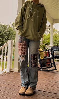 #birkenstock #birks #bostons #fallfashion #fall #aesthetic #falloutfit Fall Birkenstock Outfits With Socks, Fall Outfits Birkenstocks, Granola Outfit Aesthetic, Crunchy Winter Outfits, Granola Fall Aesthetic, Fall Outfits Boston, Granola Style Winter, Blundstone Aesthetic, Granola Girl Aesthetic Fall