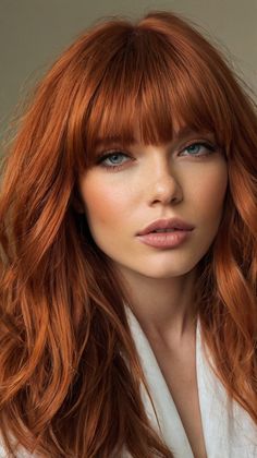 Trendy Red Hair Side Bangs 💁‍♀️ Trendy Red Hair, Subtle Fall Hair, Hair Side Bangs, Redhead Hair Color, Red Hair Trends, Copper Ombre, Red Copper Hair Color, Copper Red Hair, Side Bangs Hairstyles