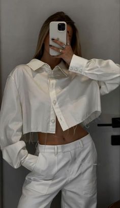 Crop Polo Outfit, White Summer Outfits, Outfits New Year, Shabby Chic Clothes, Diy Clothes Design, Stylish Summer Outfits, Autumn 2023, Streetwear Fashion Women, Crop Shirt