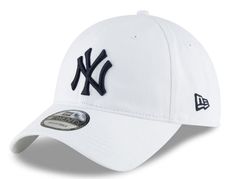 Rock the iconic New Era style of the MLB New York Yankees with this white core classic 9Twenty adjustable lid, perfect for showing off your team pride! Fashion Core, New Era Yankees, White Core, Swag Style, Adjustable Hat, White Nikes, New York Yankees, Fitted Hats, Classic White