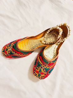 This is a traditional Afghani slipper (paissare) which can be worn during any event Multicolor Flat Shoes For Festive Occasions, Traditional Multicolor Flats For Festivals, Traditional Multicolor Flats For Festive Occasions, Festive Multicolor Slip-on Flats, Multicolor Flats For Festivals, Multicolor Slip-on Flats For Festive Season, Multicolor Slip-on Flats For Festive Occasions, Traditional Multicolor Flats With Handwork, Traditional Multicolor Embroidered Flats