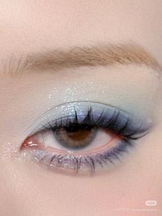 Sky Blue Makeup, Makeup Asian, Blue Makeup Looks, Eye Makeup Designs, Makeup Eye Looks, Makeup Pictures, Asian Makeup