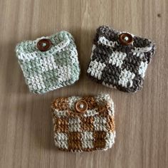 This is a Crochet air pods case/ pouch.  This product can also be used for many things like coin purse, chapsticks , just about any items that are small!  ~ MORE DETAILS ~ > Made to order  > Uniquely made for you ~ SHIPPING ~ Your item will be delivered using eco friendly packaging which is recyclable, compostable and biodegradable ! ~ PLEASE NOTE ~ I am not responsible for loss / stolen package or failed to deliver, please make sure to double check your address before purchasing! If you have any questions please feel free to contact me! Air Pods Case, Air Pod, Eco Friendly Packaging, Air Pods, Rio Grande, Crafts To Do, Biodegradable Products, Coin Purse