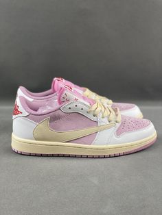 Travis Scott Shoes, Cute Nikes, Swag Shoes, Air Jordan 1 Low, Jordan 1 Low, Dream Shoes, Travis Scott, Jordan Retro, Air Jordan 1