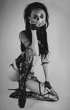 Razor Candi, Goth Beauty, A Skull, Gothic Girls, Dark Beauty, Soft Grunge, Gothic Art, Steam Punk