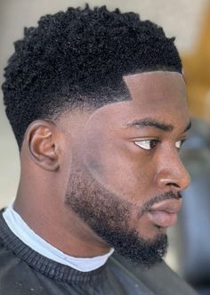 Black Fade Haircut, Black Hair Fade, Black Man Haircut Fade, Winter Haircut, Temp Fade Haircut, Buzz Cut For Men, Taper Fade Short Hair, Black Men Beard Styles, Mid Fade Haircut