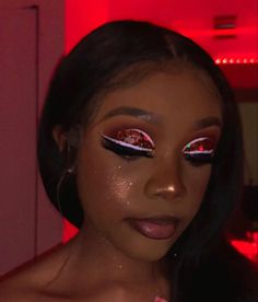 Christmas Photoshoot Makeup, Red Birthday Makeup, Christmas Simple Makeup, Bday Makeup, Make Up For Black Women, Christmas Makeup Looks, Xmas Makeup