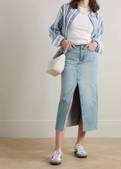 Long Denim Skirt Outfits, Denim Skirt Outfit Ideas, Denim Skirt Outfit Summer, Denim Midi Skirt Outfit, Gonna Jeans, Denim Skirt Outfit, Jean Midi Skirt, Denim Skirt Trend, Spring Skirt Outfits