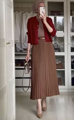 Brown Skirt Outfit, Korean Outfit Ideas, Black Lace Evening Dress, Casual Work Outfits Women, Woman Suit Fashion, Brown Outfit, Modest Fashion Outfits, Work Outfits Women