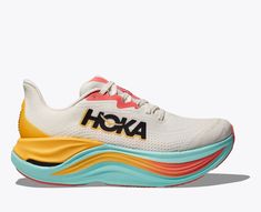 Hoka Shoes Woman, Marathon Gear, Hoka Shoes, Running In Cold Weather, Running Race, Hoka One One, Being Good, Gym Training, Shoes Woman