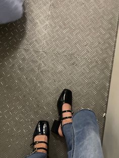 zara’s mary jane shoes >>> Mary Janes Shoes Aesthetic, Zara Mary Jane Shoes, Zara Heels 2024, Strappy Mary Janes, Zara Shoes 2024, Marie Jane Shoes Outfit, Heeled Mary Jane Outfits, Mary Jane Shoes Aesthetic, Aesthetic Shoes Photo