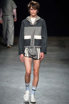 Topman Design Spring 2016 Menswear - Collection - Gallery - Style.com Sports Fashion Design, 2016 Menswear, Mens Spring, Spring Summer 2016, Mens Fashion Trends, Summer 2016, London Fashion Week, Sport Fashion, Fashion Show