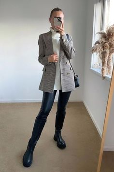 23 Chic Fall Work Outfits & Business Casual Outfits for Autumn Casual Outfits For Autumn, Fall Outfits Work, Fall Work Outfits For Women, Work Outfits Business Casual, Outfits For Autumn, Chic Office Outfit