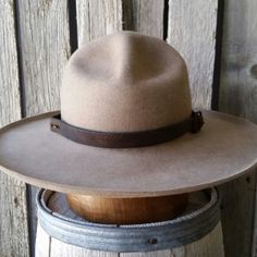 Moss Forest, Cowboy Hat Styles, Mens Cowboy Hats, Formal Hat, Custom Made Hats, Fishing Hats, Cowboy Stuff, Silver Mist