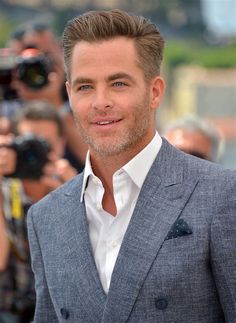 Chris Pine Hairstyle. There are any references about Chris Pine Hairstyle in here. you can look below. I hope this article about Chris Pine Hairstyle can be useful for you. Please remember that this article is for reference purposes only. #chris #pine #hairstyle Chris Pine Haircut, Chris Pine Hair, Bradley Cooper Hair, Music Festival Hair, Athletic Hairstyles, Corte De Cabelo Masculino, Festival Hair, Curly Bob Hairstyles, Chris Pine