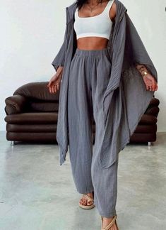 Grey Poncho, Mode Kimono, Mode Boho, Cotton Kimono, Boho Kimono, Womens Robes, Pantalon Large, Estilo Boho, Looks Style