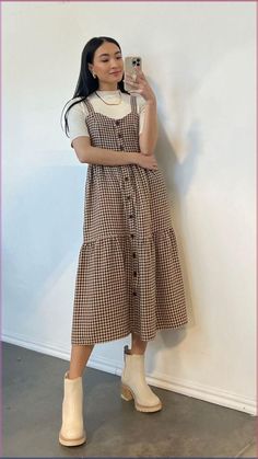 Modern Authentic Style, Cute Nanny Outfits, 5ft Tall Women Fashion Outfit, Outfit For Medium Size Women, Teacher Outfits On A Budget, Picture Day Teacher Outfit, Pear Shaped Outfits Aesthetic, Cute Autumn Outfits Aesthetic, Autumn Teacher Outfits