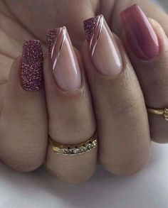 Gel Nails Ideas For Work, Gel Nails Art Designs, Classy Prom Nails, Rose Gold Nails Glitter, Nailart Tutorial, Rose Gold Nail Art, Rose Gold Nails Design, Gold Nail Designs, Valentine Nails