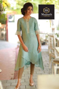 Feeding Kurthi Models Latest, Chanderi Silk Kurti Designs Latest, Simple Frock Design, Stylish Kurtis Design, Simple Frocks, Simple Kurta Designs, Simple Gowns, Designer Kurti Patterns, Simple Kurti Designs