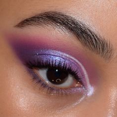 Let your aura sparkle! Amethyst is known to protect against bad vibes and awaken your baddie intuition. Your purple obsession starts now.💜 Pretty in Purple - This positively radiant palette includes shades of purple from lilac to amethyst to a stunning metallic opalescent with duo chrome pinky violet finish.🦄 Why You’ll Love It - Features our ultra-pigmented, blendable pressed powders with shimmering metallics, creamy matte and matte with sparkle finishes. It’s long-wearing, applies evenly and Purple Barbie Makeup, Lavender Haze Makeup Look, Purple Euphoria Makeup, Makeup Looks Hooded Eyes, Makeup Presentation, Wizard101 Aesthetic, Purple Lifestyle, Guts Outfit, Band Makeup