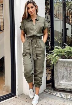 Work Jumpsuit, Cargo Jumpsuit, Legging Jeans, Jumpsuit Elegant, Botswana, Outfit Casual, Short Jumpsuit, Rompers Women, Tulum