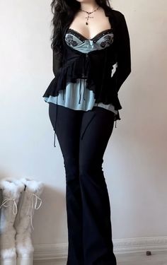 Aesthetics Fashion, Vampy Fashion, Goth 70s Fashion, Velvet Sweater Outfit Y2k, Whismgothic Outfits 90s, Long Skirt Whimsigothic, Goth Outfits Aesthetic, Grunge Goth, Swaggy Outfits