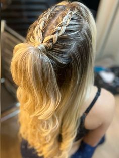 Contemporary Dance Hairstyles, Coachella Hair, Wavy Wedding Hair, Long Hair Tips, Curly Wedding Hair, Wedding Guest Hairstyles, Hair Braid Videos