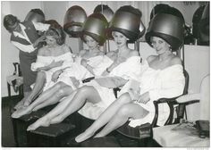 les blu bells girls sous le casque 1958 Pink Hair Dryer, Paris Poster, Hair Dryers, Hair Rollers, Salon Decor