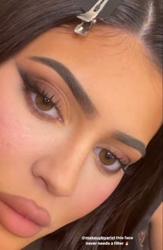 Black Wing Makeup Look, Smokey Nude Eye Makeup, Foxy Makeup Look, Wedding Looks Makeup, Brown Eyeliner Makeup Looks, Khaleeji Makeup, Winter Makeup Looks Natural, 21st Birthday Makeup, Pnw Winter