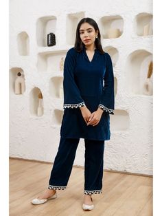 Velvet Trending Suit, Corduroy Kurti Designs, Warm Suit Design Pakistani, Velvet Co Ord Set Pakistani, Cord Sets Outfit Women Velvet, Pakistani Winter Suits Design For Women, Winter Traditional Outfits Women, Winter Cordset Design, Velvet Short Kurtis Design