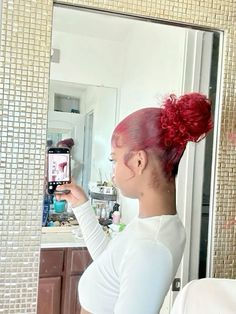 Red Hair Combo, Quick Natural Hair Styles, Dyed Hair Inspiration, Dyed Natural Hair, Curly Hair Styles Easy, Hairdos For Curly Hair, Natural Curls Hairstyles