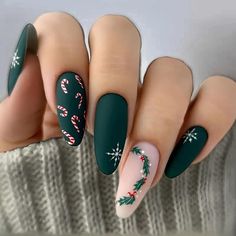 Mistletoe Christmas Nails, Winter Nails Not Christmas, Holiday Nail Inspiration, Sweater Nails Green, Square Acrylic Nails Designs Winter, Xmas Nails 2024, Ski Nail Designs, Christmas Nails Extra, Boho Christmas Nails