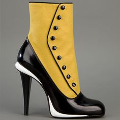 Mickey Shoes, Boots Design, Mode Shoes, Fashionable Shoes, Fabulous Shoes, Hot Shoes, Black And Yellow, Pretty Shoes